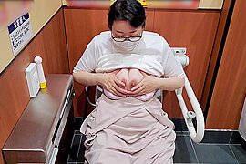 A Married Woman Who Wets Her Pussy With A Toy In The Shops Toilet - free porn video