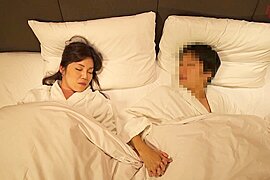 08D2022-A young man who invites a mature woman to a hotel and fucks with a creampie - free porn video