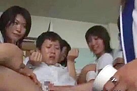 童貞の検査と体操着の女子達に押さえながらズボンを下ろされ手コキをされながら射精しています。 - free porn video