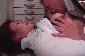 抗い激しく拒んだすずめだったが、遂には屈服させられ犯●れたーそこからすずめの地獄の日々が始まった - free porn video