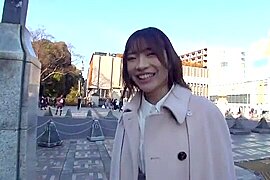 爽やか系美女がとろけるキスとM字開脚手マンで濡れる濃密エッチ - free porn video